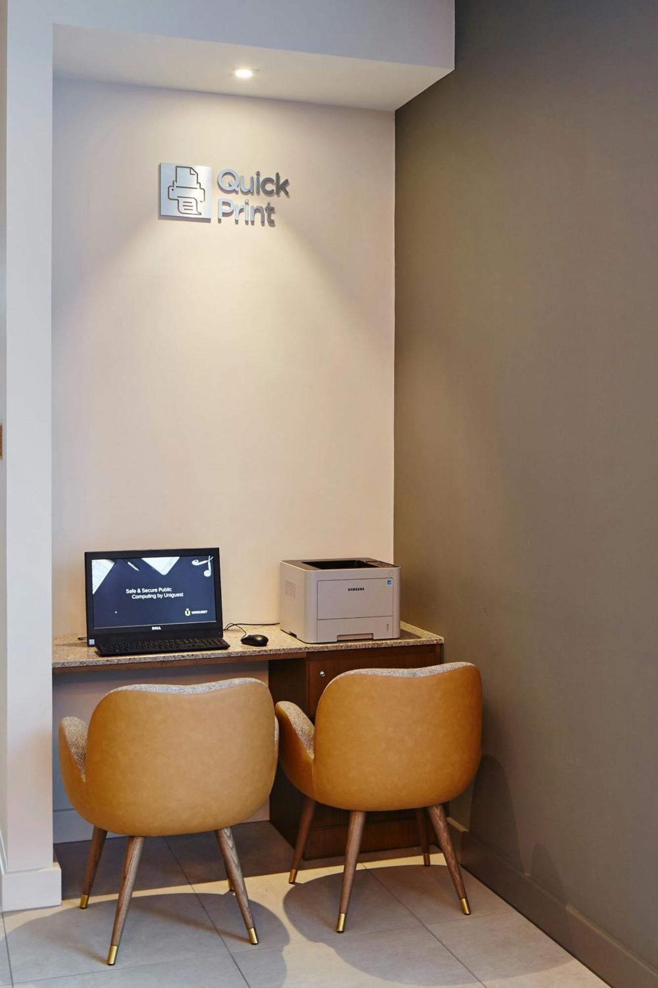 Courtyard By Marriott Oxford South Hotel Abingdon-on-Thames Exterior foto